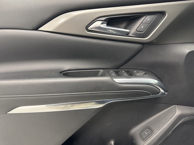 used 2024 Chevrolet Traverse car, priced at $33,888