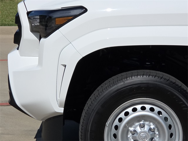 2025 Toyota Tundra SR5 CrewMax photo 10