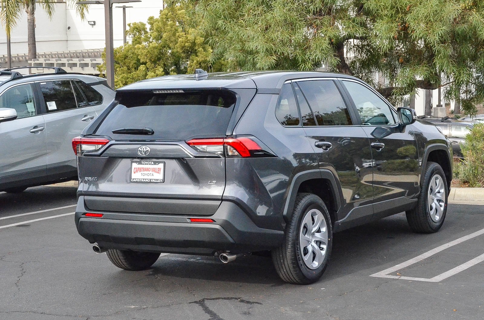 2025 Toyota RAV4 LE photo 4