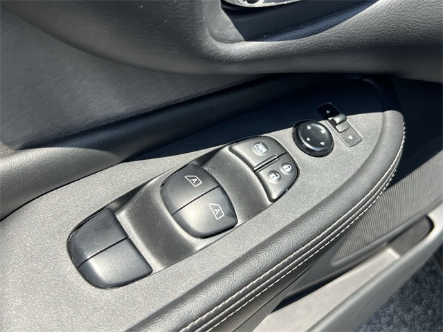 2023 Gun Metallic Nissan Murano SV FWD SUV