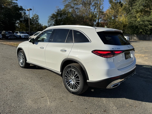 2026 Mercedes Benz GLC 300 4MATIC photo 4