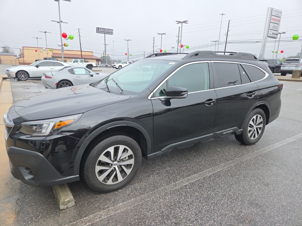 2022 Subaru Outback Premium's photo