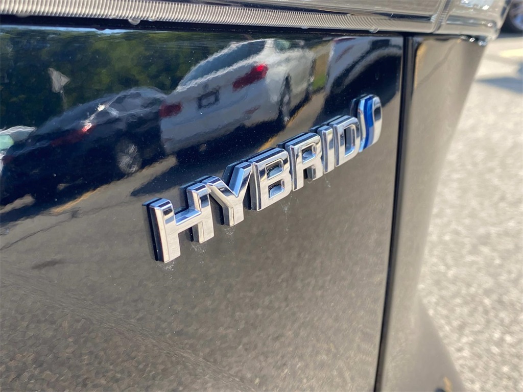 2020 Midnight Black Metallic Toyota Highlander XLE AWD SUV