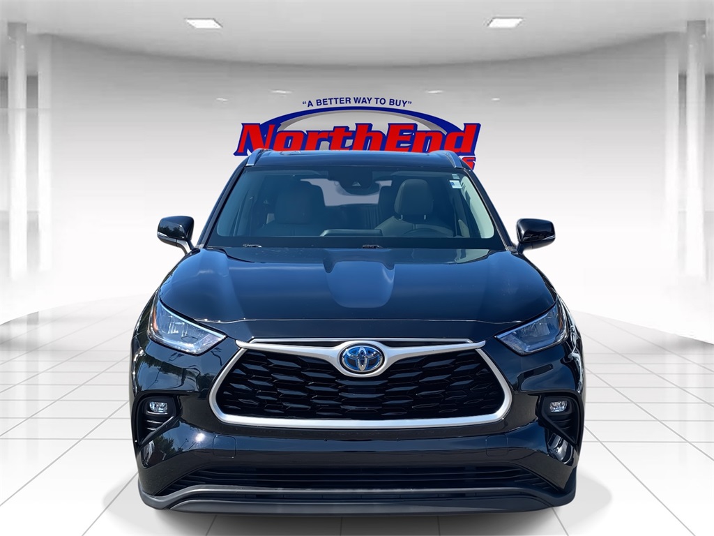 2020 Midnight Black Metallic Toyota Highlander XLE AWD SUV