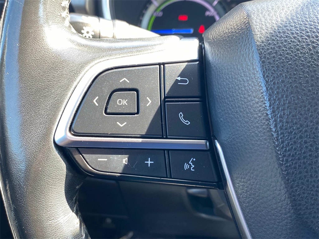 2020 Midnight Black Metallic Toyota Highlander XLE AWD SUV
