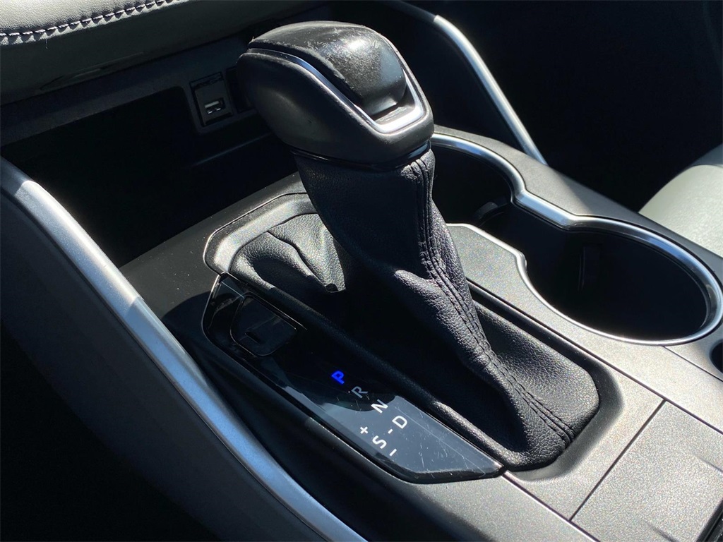 2020 Midnight Black Metallic Toyota Highlander XLE AWD SUV