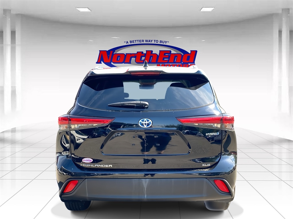 2020 Midnight Black Metallic Toyota Highlander XLE AWD SUV