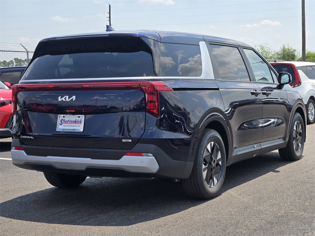 2026 Kia Carnival LXS photo 2