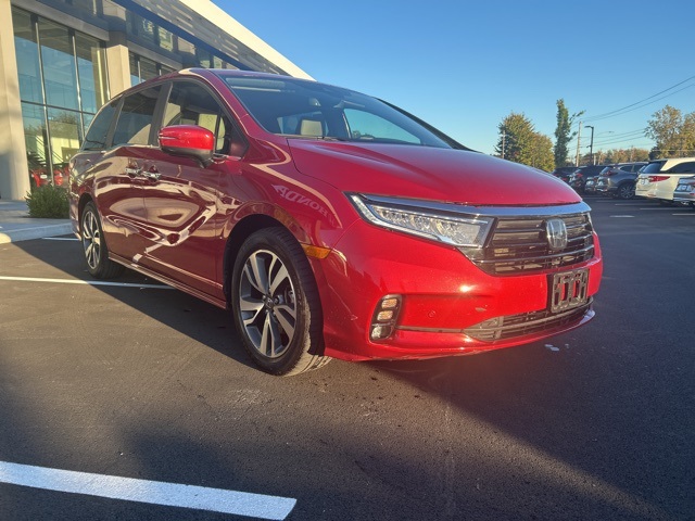 2022 Honda Odyssey Touring photo 2