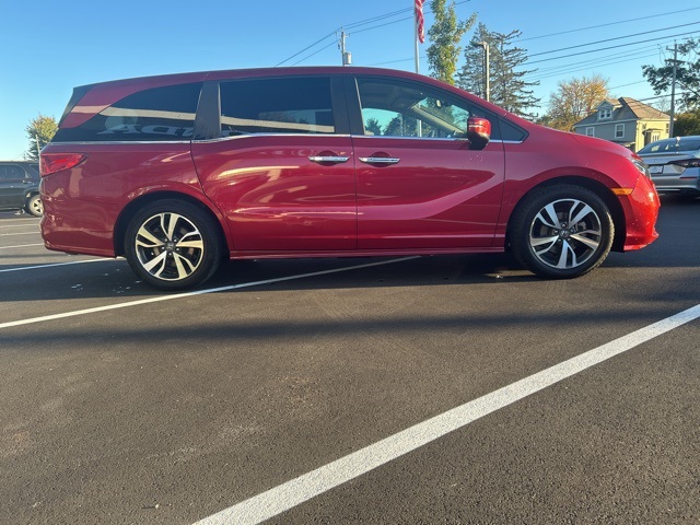 2022 Honda Odyssey Touring photo 3