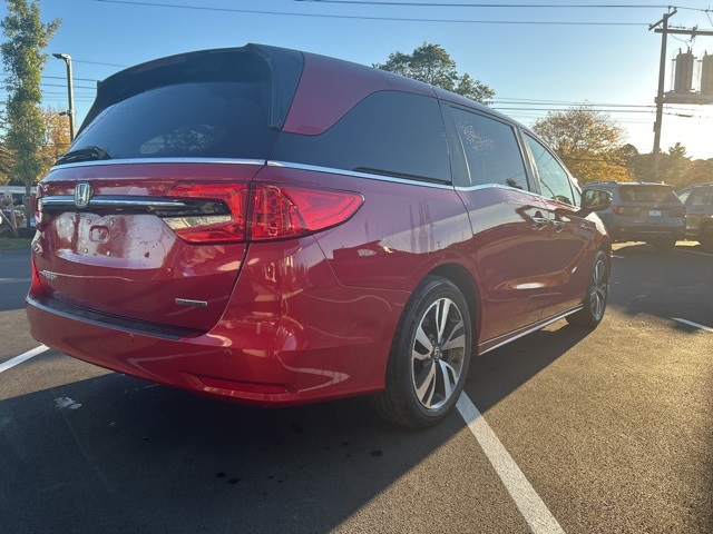 2022 Honda Odyssey Touring photo 4