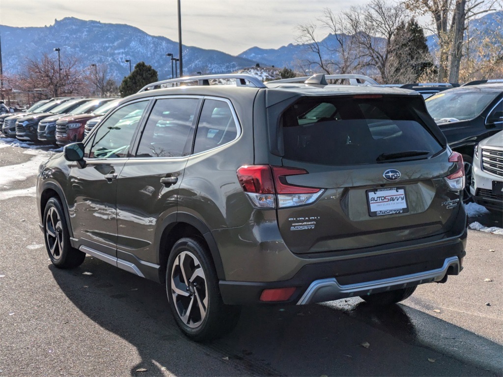 2022 Subaru Forester Touring photo 5