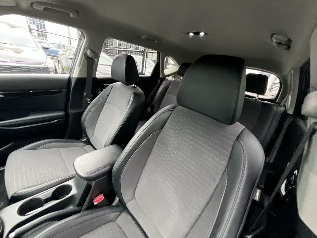 2023 Kia Seltos S photo 11
