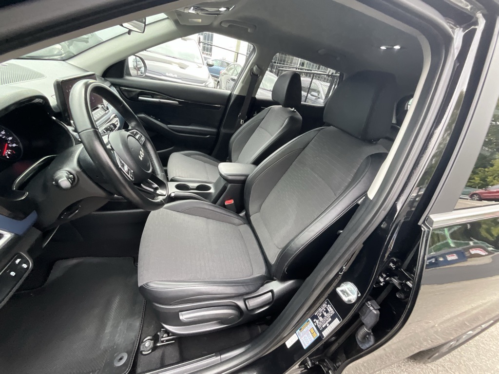 2023 Kia Seltos S photo 12