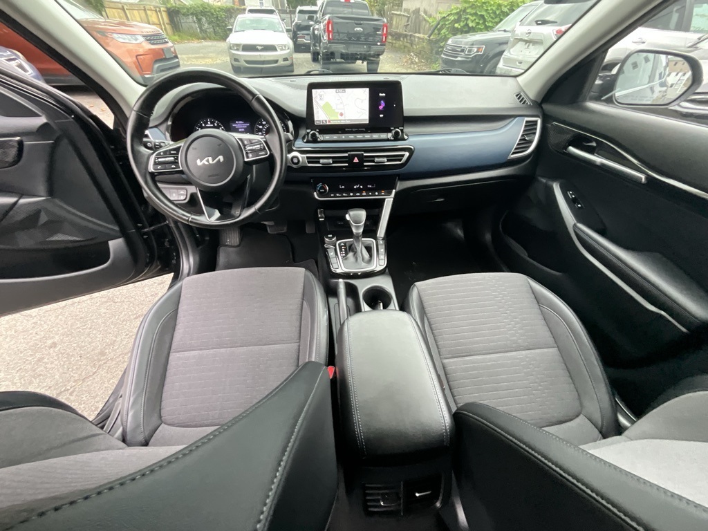 2023 Kia Seltos S photo 27