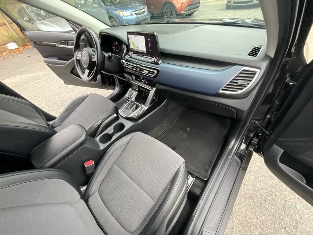 2023 Kia Seltos S photo 33