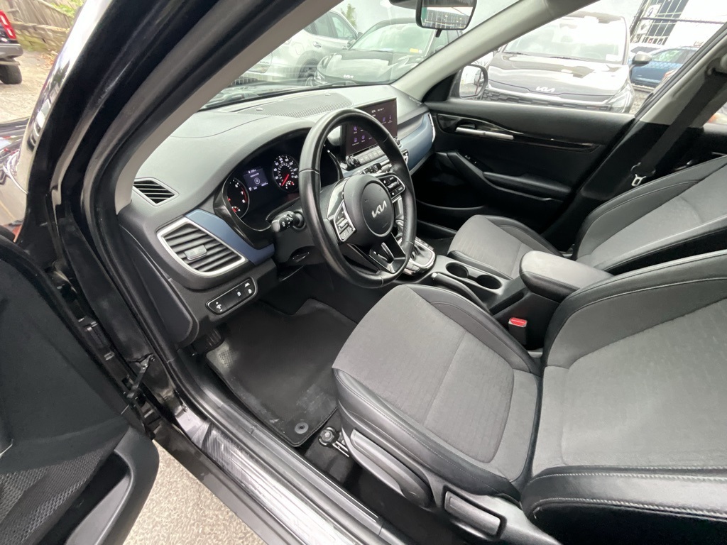 2023 Kia Seltos S photo 7