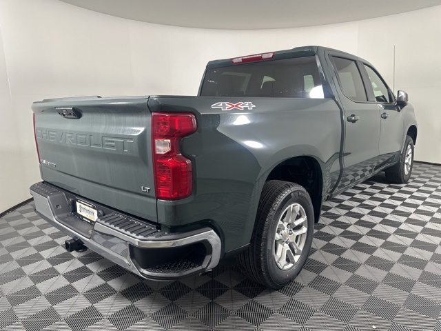 2026 Chevrolet Silverado 1500 LT photo 2