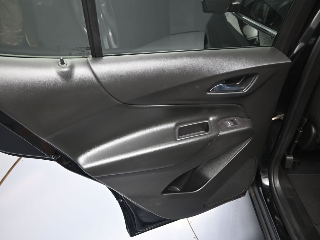 2020 Chevrolet Equinox LT photo 21