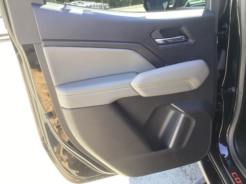 2025 Chevrolet Colorado ZR2 photo 14