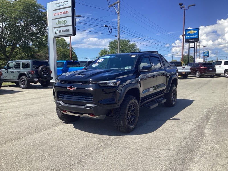 2025 Chevrolet Colorado ZR2 photo 3