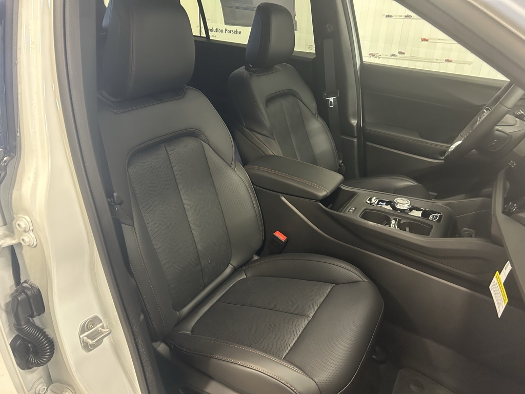 new 2026 Jeep Cherokee car, priced at $45,990