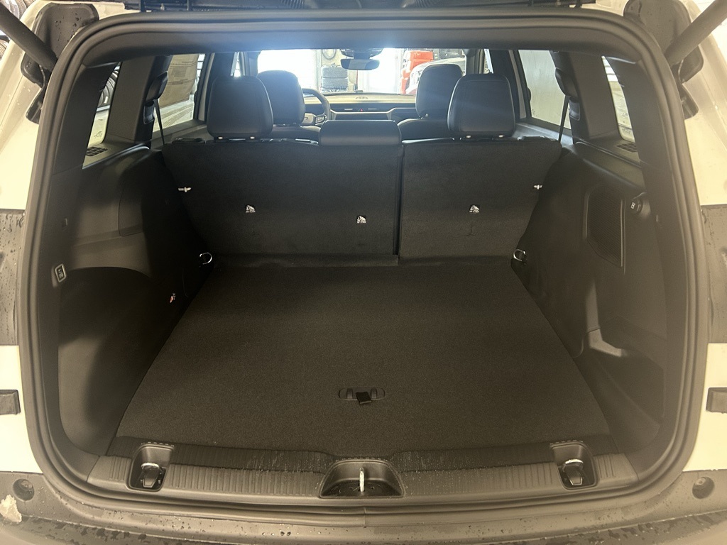 new 2026 Jeep Cherokee car, priced at $45,990