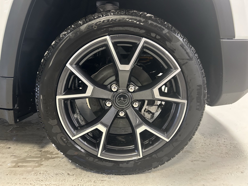 new 2026 Jeep Cherokee car, priced at $45,990