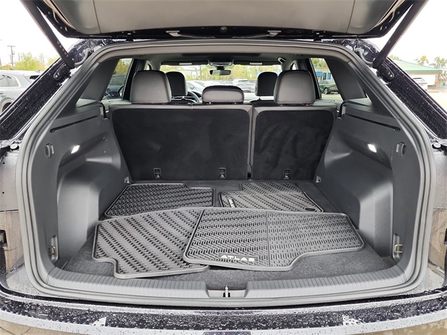 2024 Volkswagen Atlas Cross Sport SE Technology photo 2