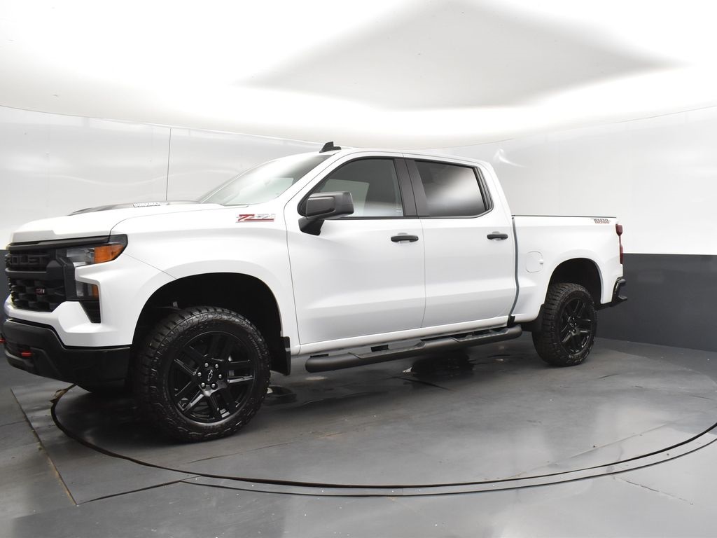 2025 Summit White Chevrolet Silverado 1500 Custom Trail Boss 4X4 Truck