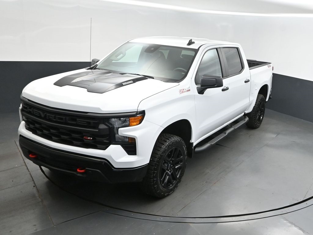 2025 Summit White Chevrolet Silverado 1500 Custom Trail Boss 4X4 Truck