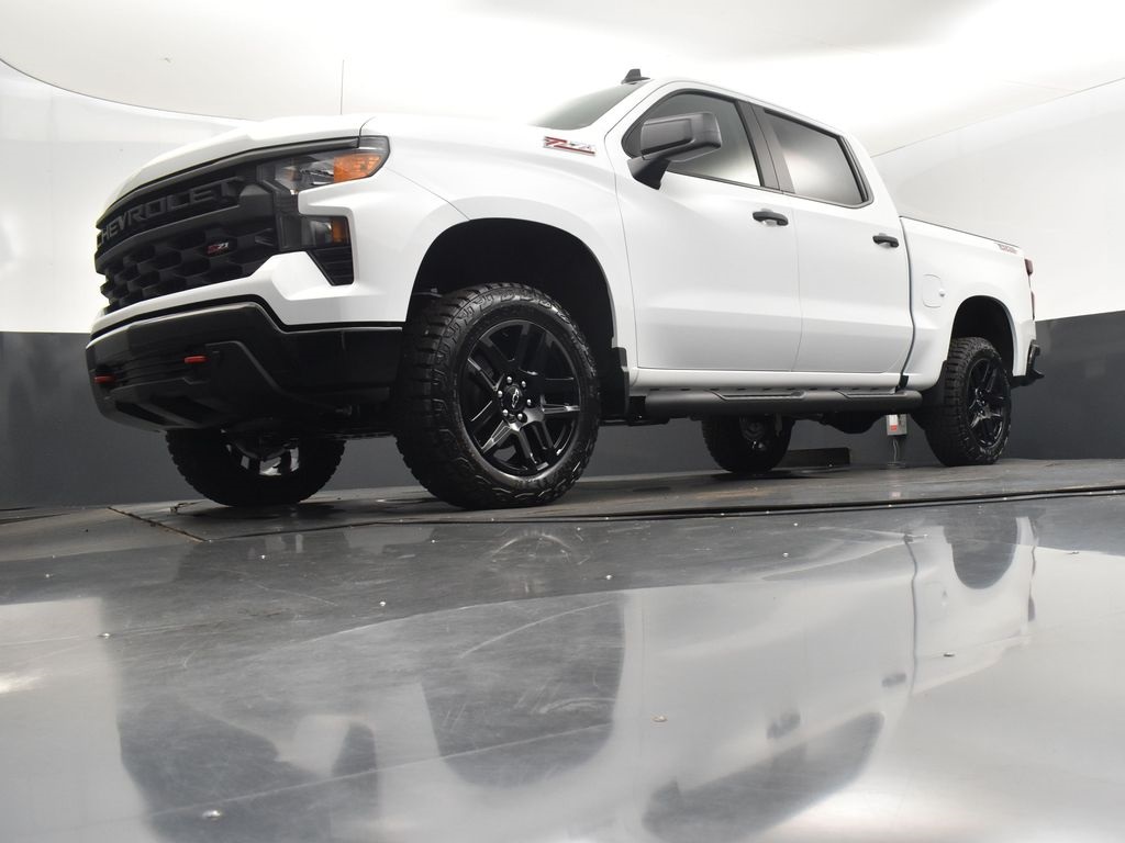 2025 Summit White Chevrolet Silverado 1500 Custom Trail Boss 4X4 Truck