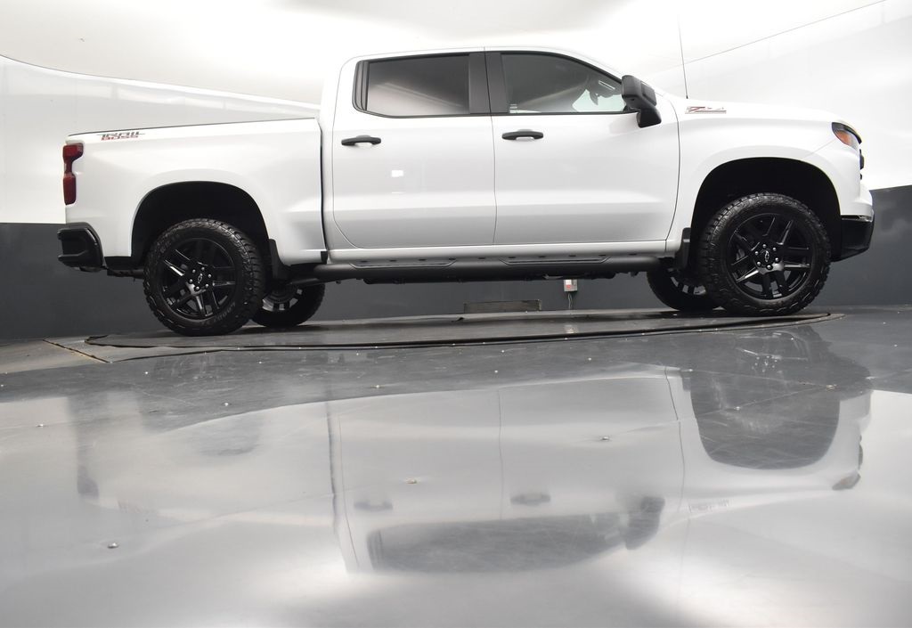 2025 Summit White Chevrolet Silverado 1500 Custom Trail Boss 4X4 Truck
