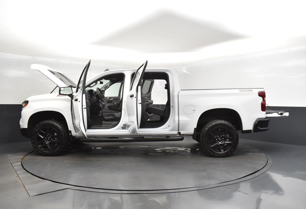 2025 Summit White Chevrolet Silverado 1500 Custom Trail Boss 4X4 Truck
