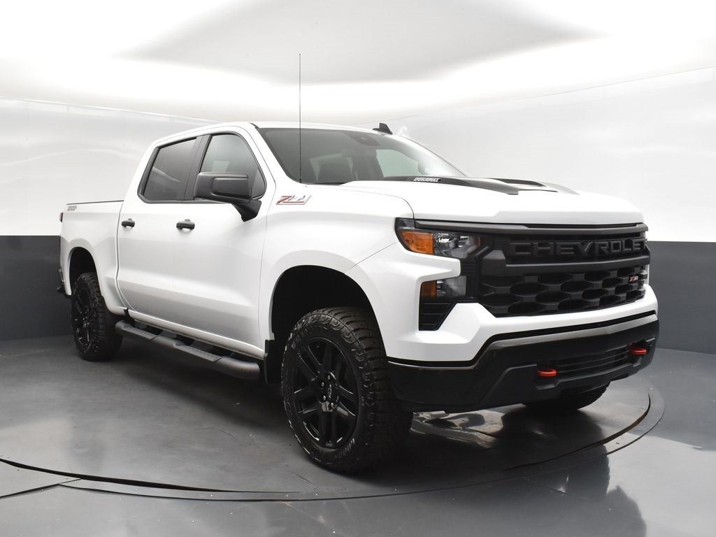 2025 Summit White Chevrolet Silverado 1500 Custom Trail Boss 4X4 Truck