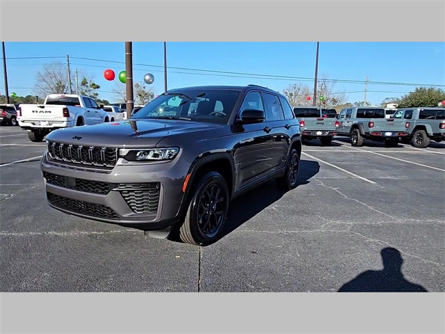 2026 Jeep Grand Cherokee Altitude 4x4