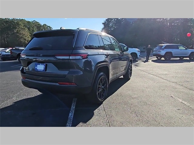 2026 Jeep Grand Cherokee Altitude 4x4