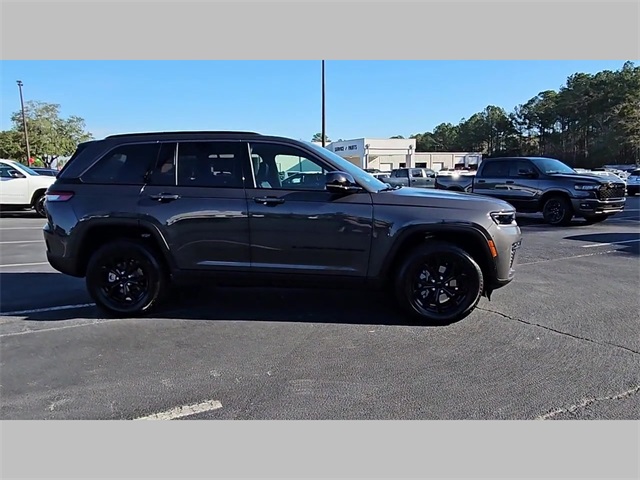 2026 Jeep Grand Cherokee Altitude 4x4