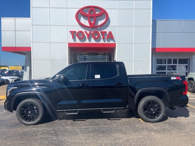 2026 Toyota Tundra SR5 CrewMax photo 2
