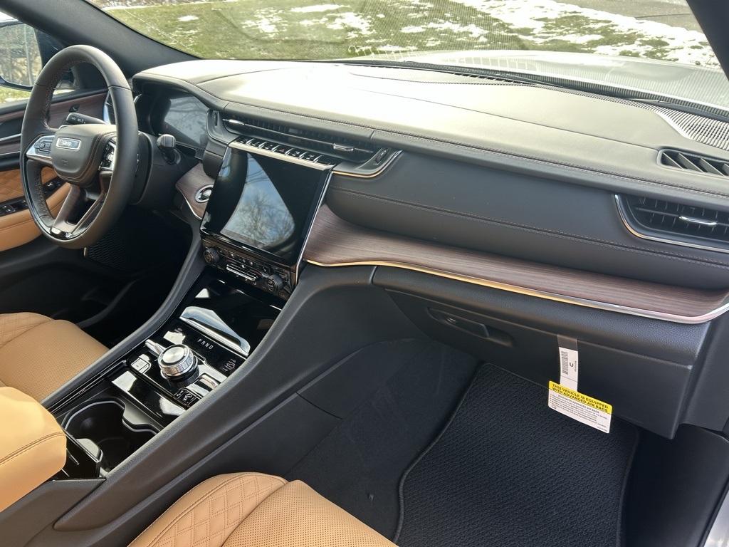 new 2025 Jeep Grand Cherokee L car, priced at $60,650