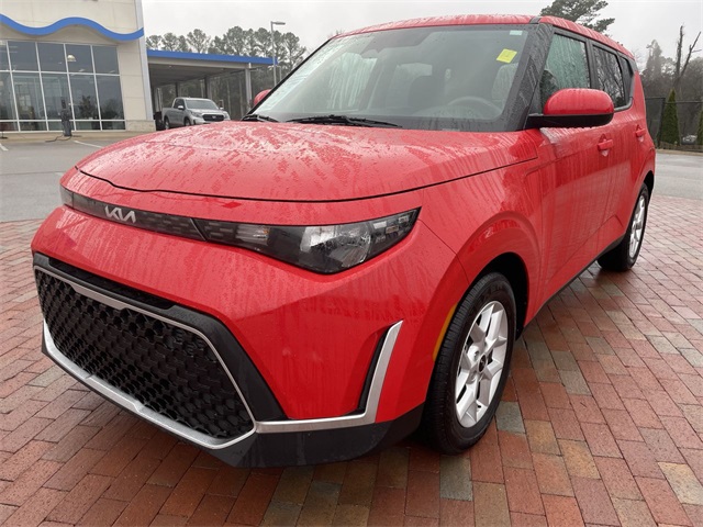 2024 Kia Soul LX's photo