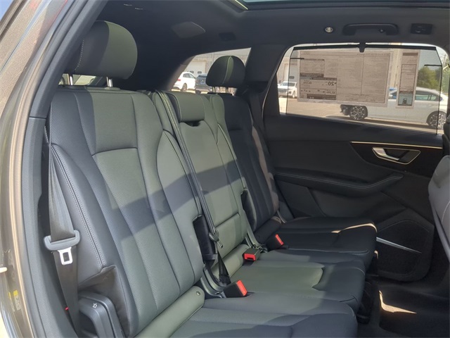 new 2025 Audi Q7 car, priced at $69,296