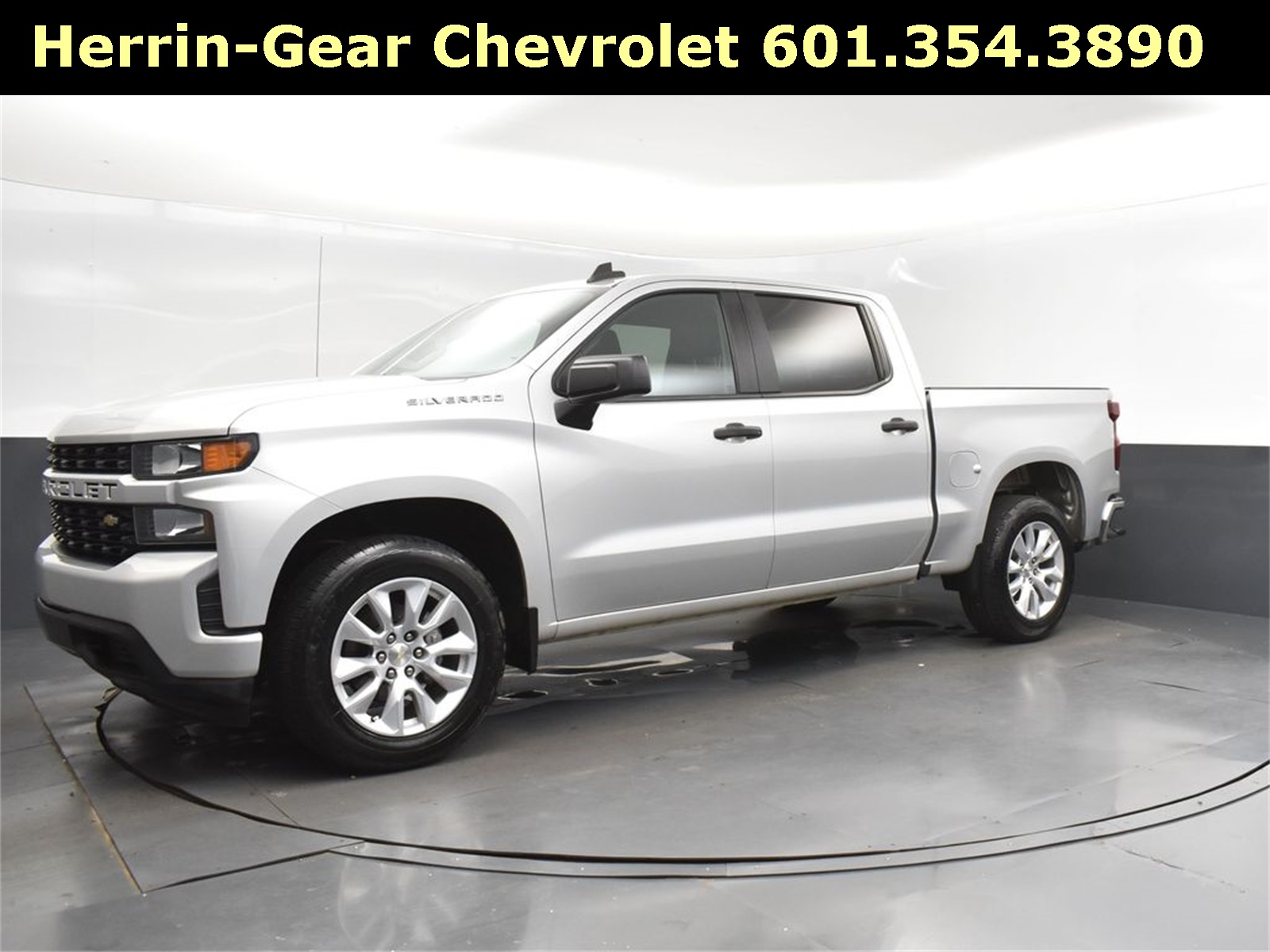 2020 Silver Ice Metallic Chevrolet Silverado 1500 Custom RWD Truck