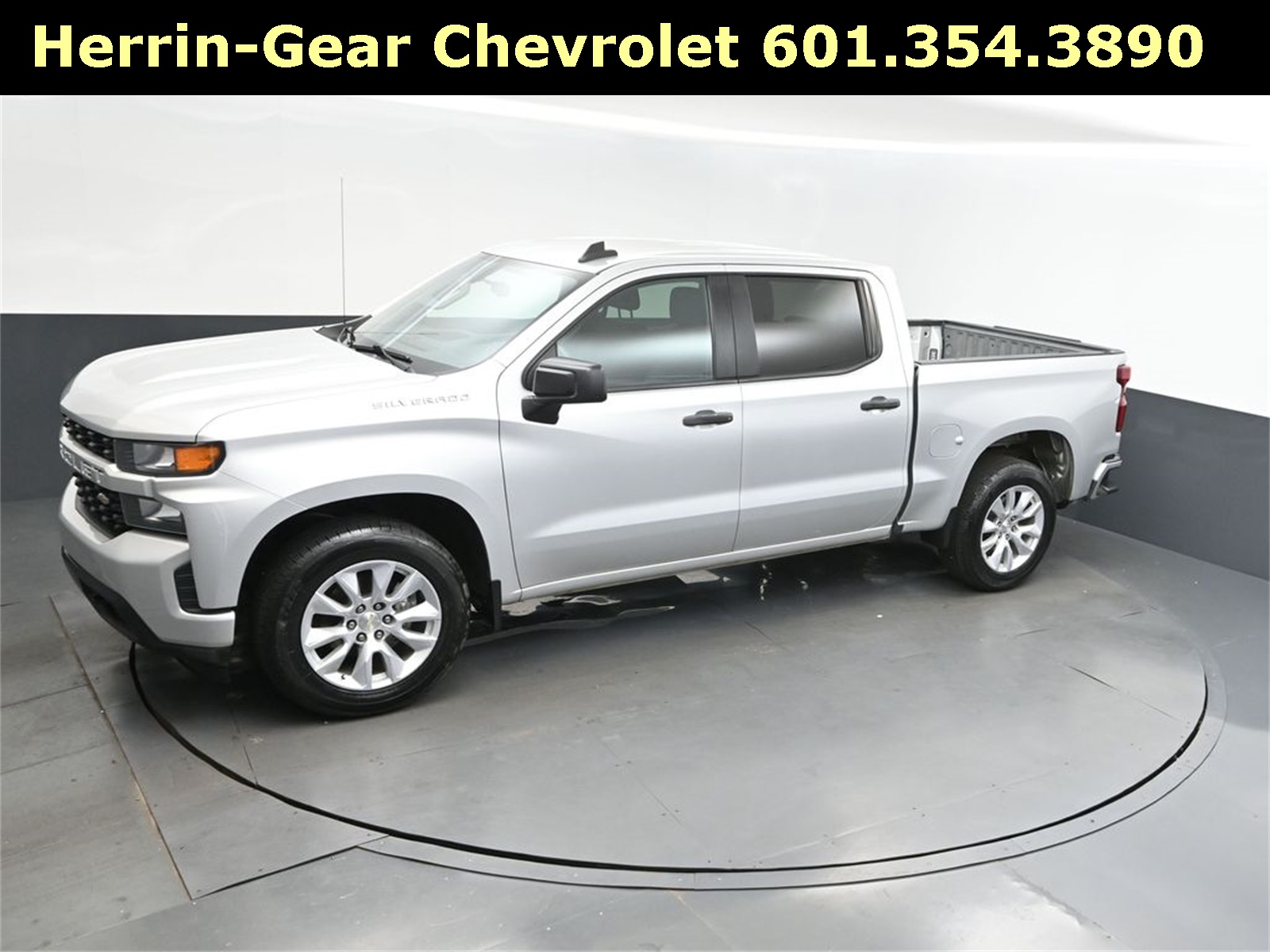 2020 Silver Ice Metallic Chevrolet Silverado 1500 Custom RWD Truck