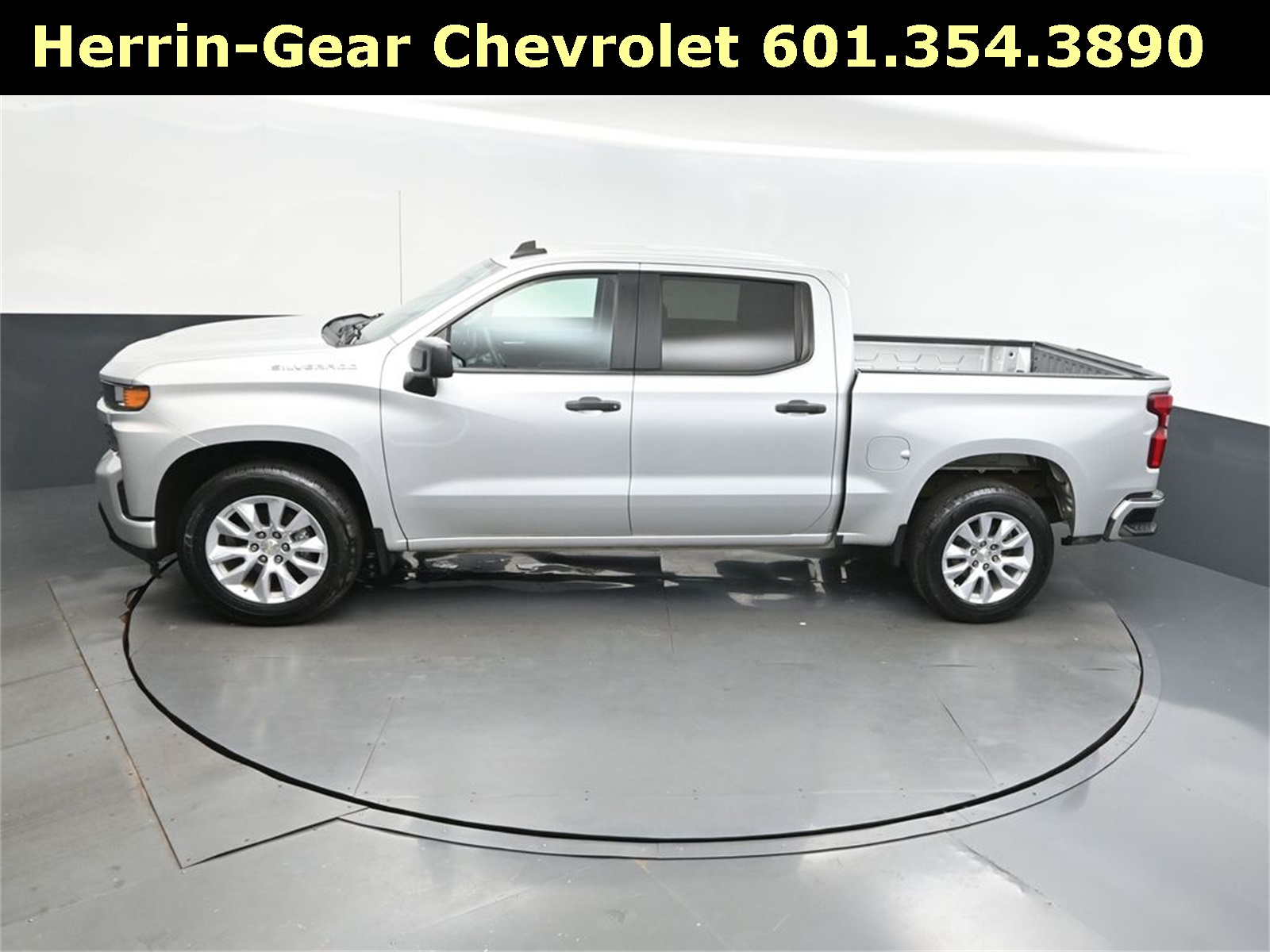 2020 Silver Ice Metallic Chevrolet Silverado 1500 Custom RWD Truck