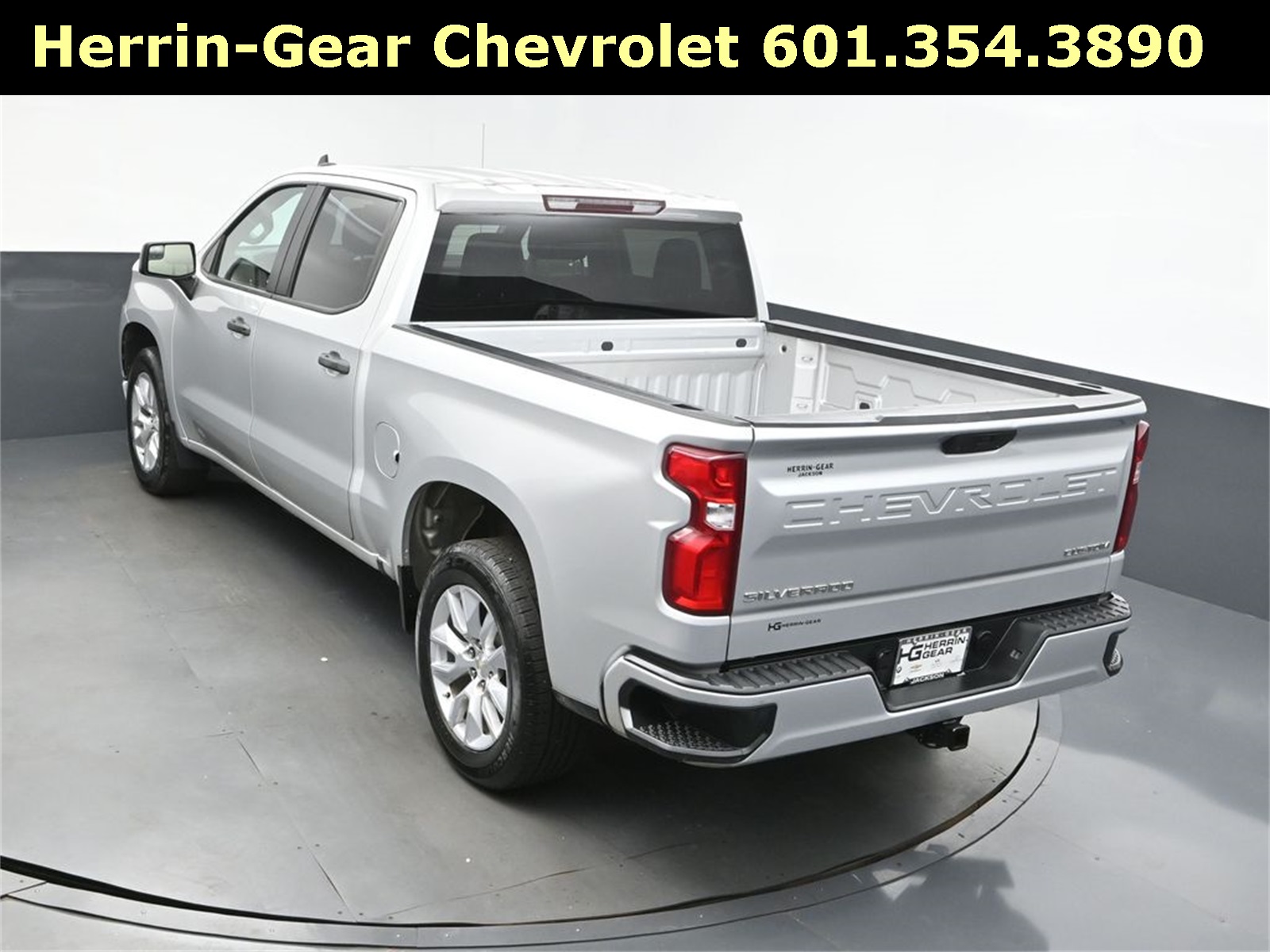 2020 Silver Ice Metallic Chevrolet Silverado 1500 Custom RWD Truck