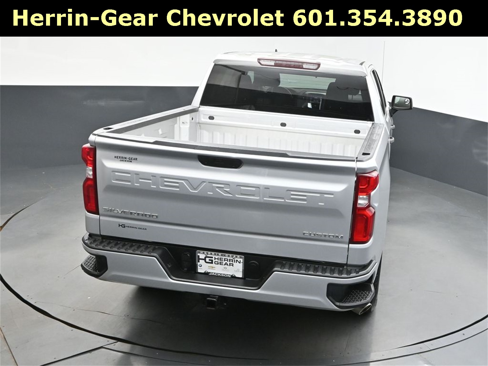 2020 Silver Ice Metallic Chevrolet Silverado 1500 Custom RWD Truck