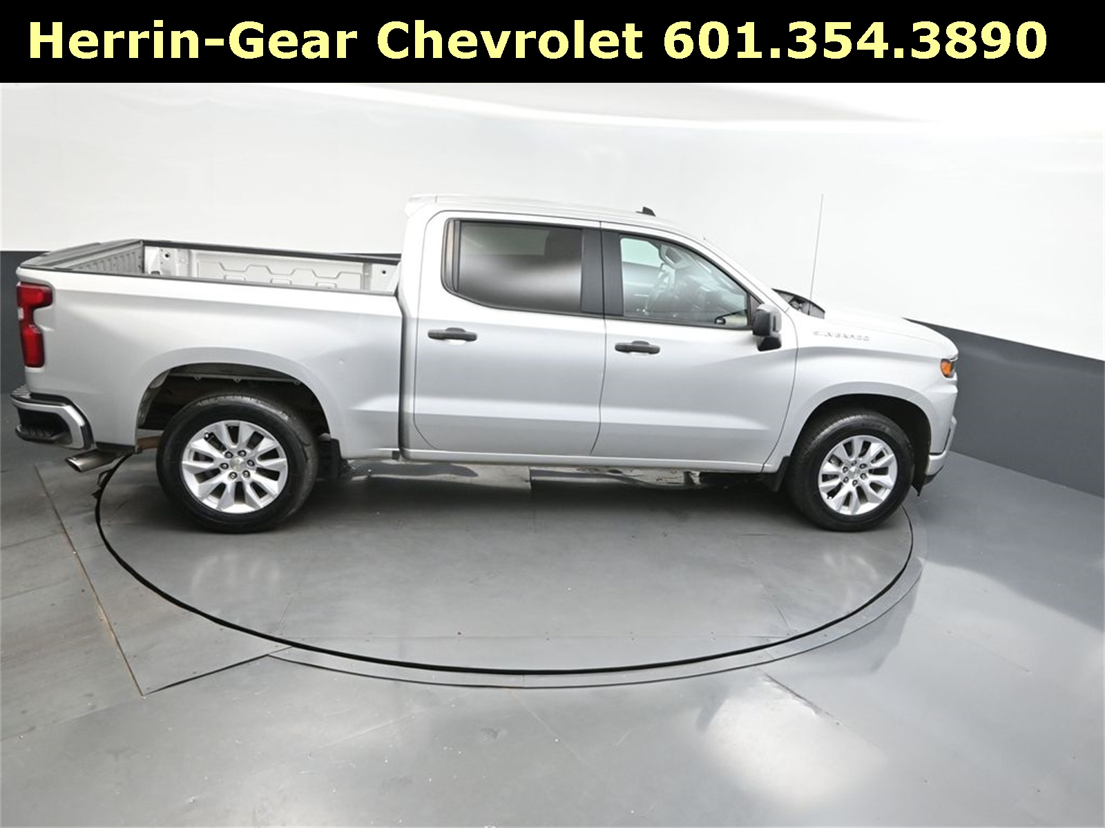 2020 Silver Ice Metallic Chevrolet Silverado 1500 Custom RWD Truck