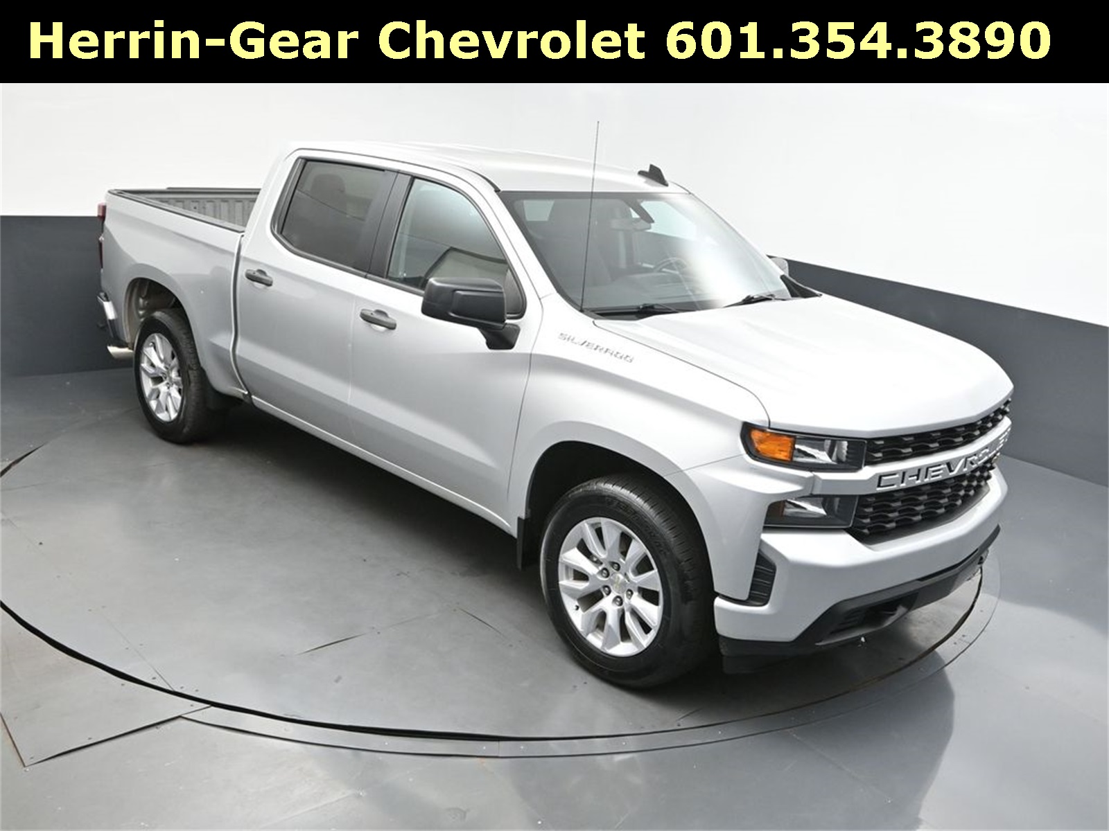2020 Silver Ice Metallic Chevrolet Silverado 1500 Custom RWD Truck