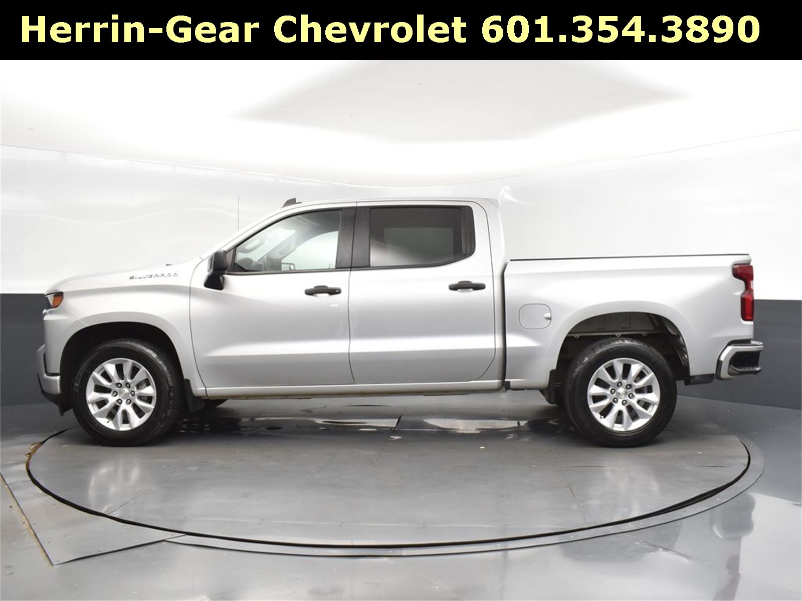 2020 Silver Ice Metallic Chevrolet Silverado 1500 Custom RWD Truck